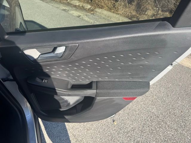 Used 2020 Ford Escape SE image 20