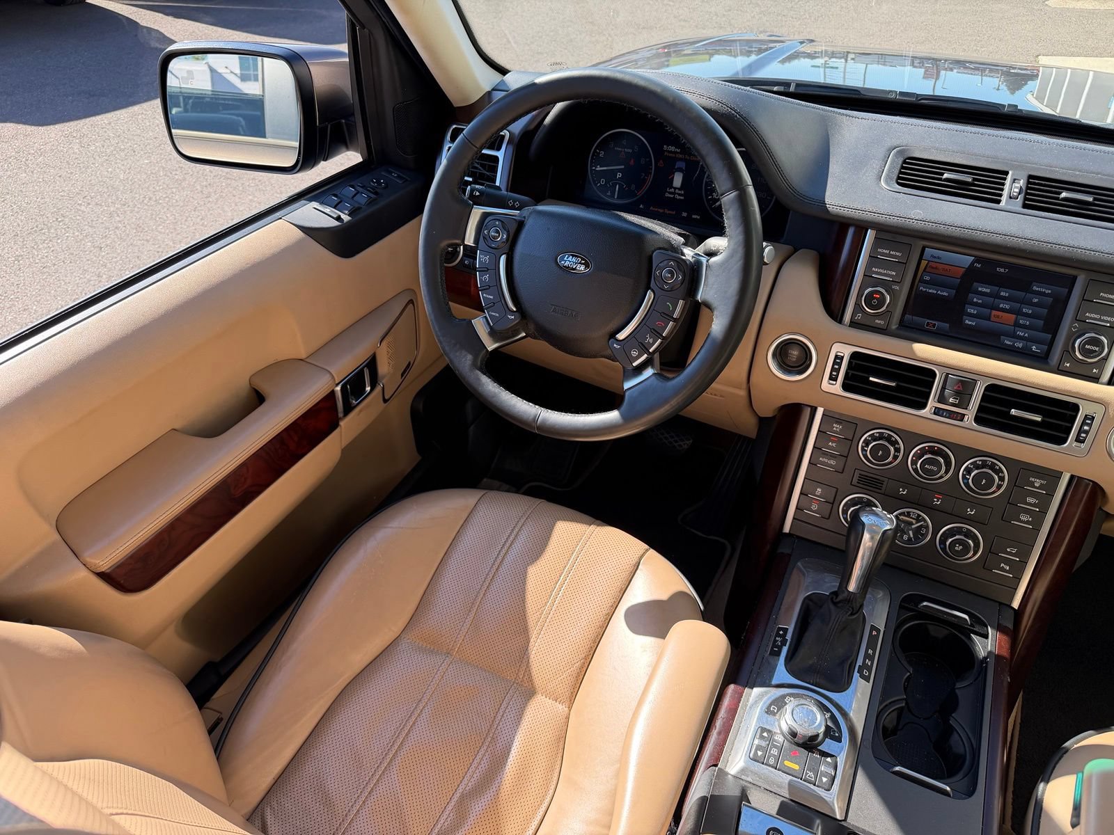Used 2012 Land Rover Range Rover HSE LUX w/ Luxury Interior Pkg AWD/4WD image 6