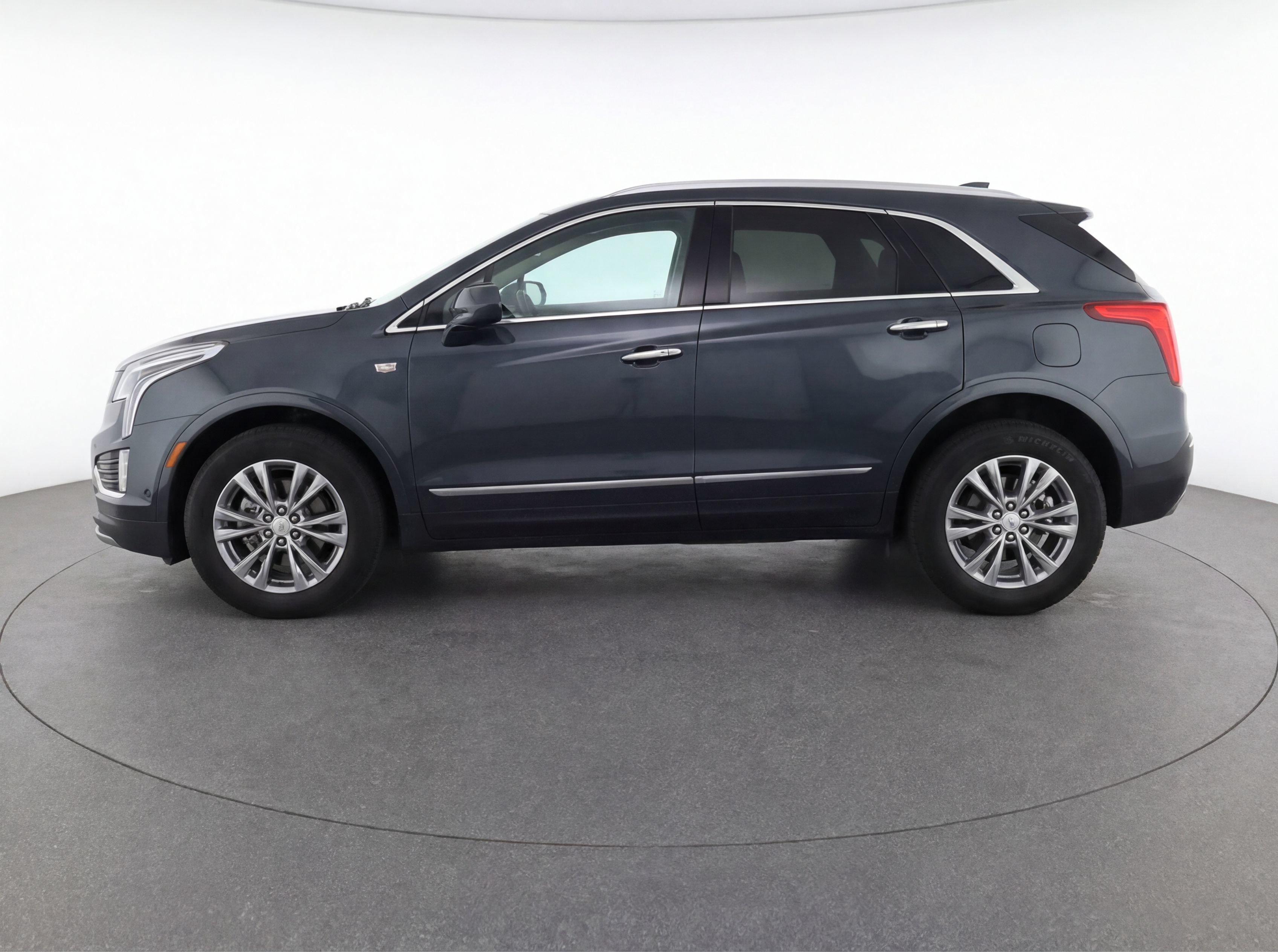 Used 2021 Cadillac XT5 Premium Luxury FWD image 6