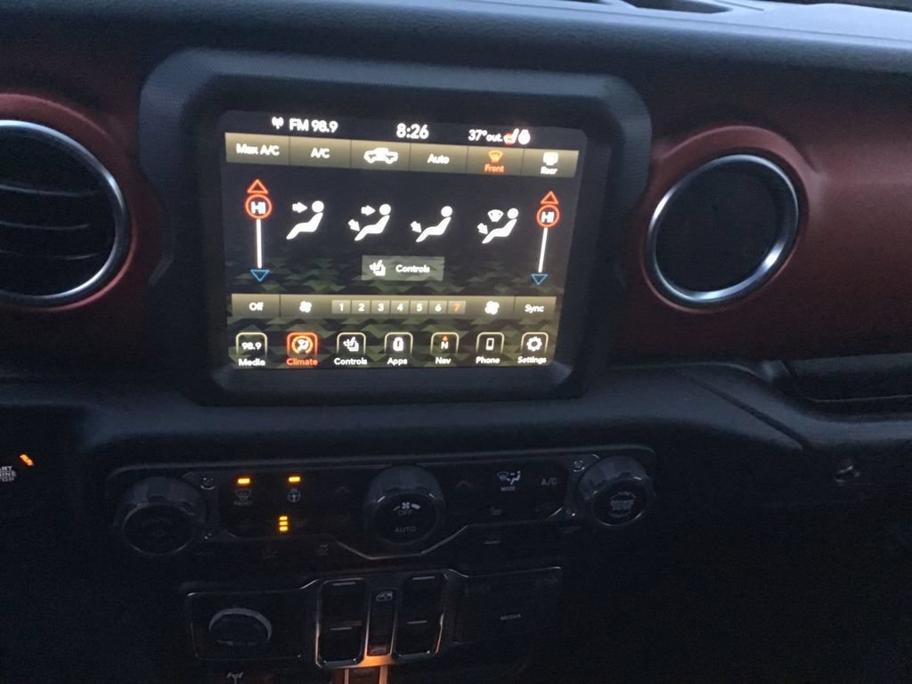 Used 2023 Jeep Gladiator Rubicon w/ LED Lighting Group AWD/4WD image 14