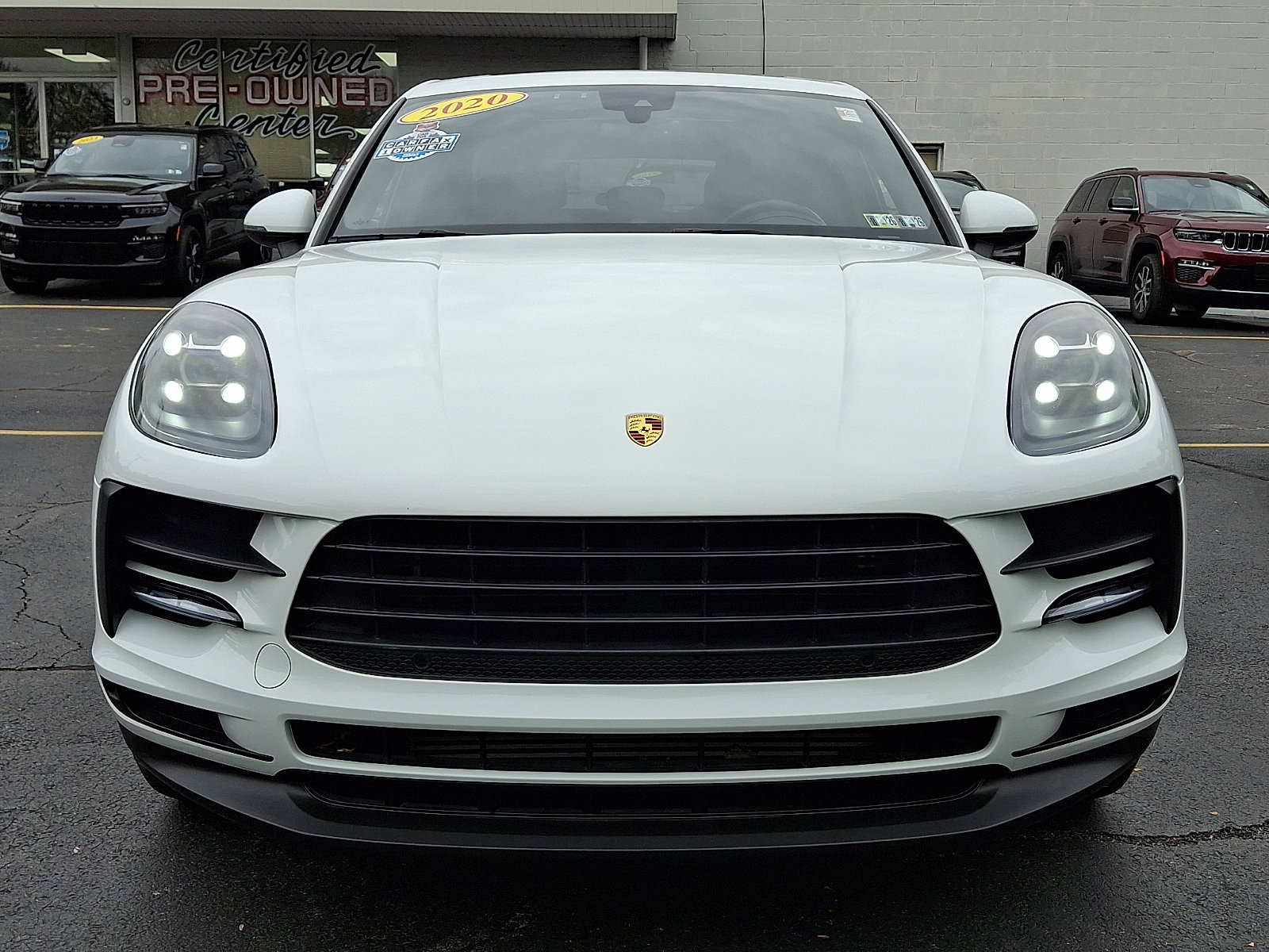 Used 2020 Porsche Macan AWD/4WD image 2