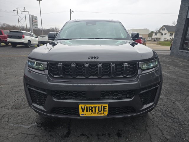New 2026 Jeep Grand Cherokee Altitude AWD/4WD image 2