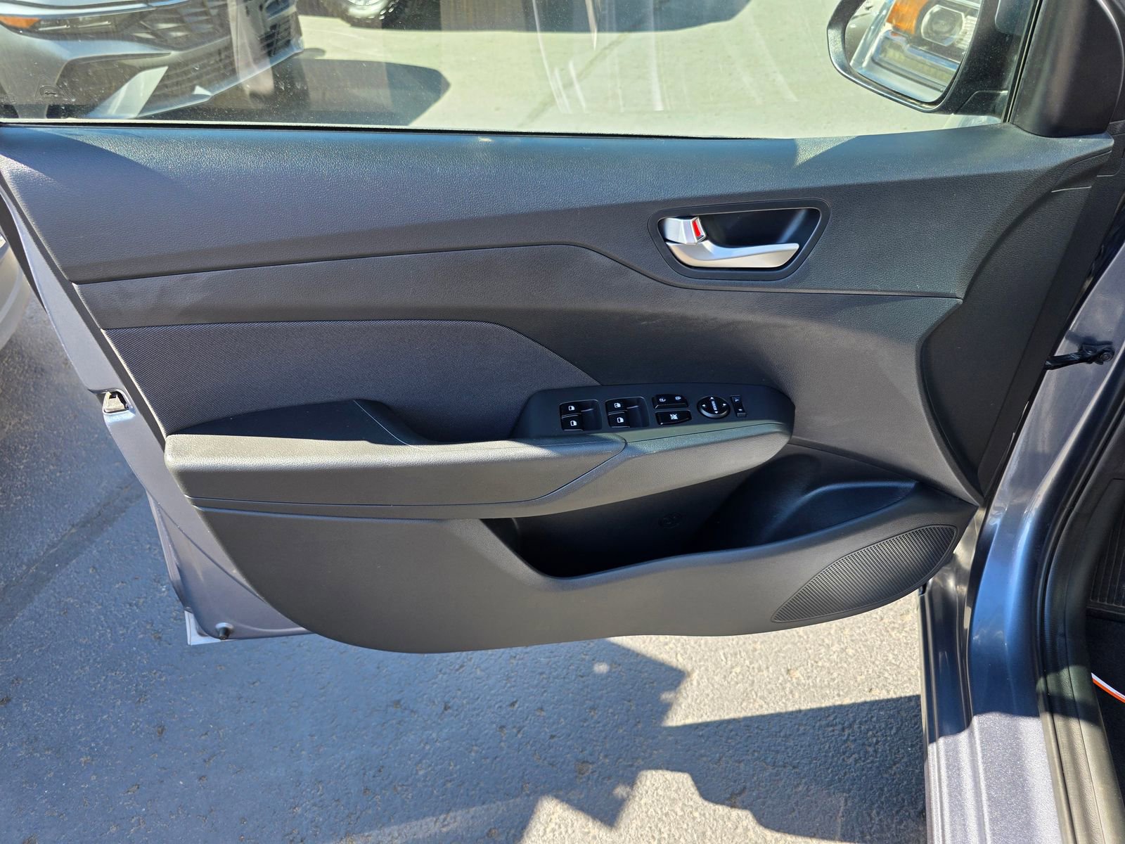 Used 2020 Hyundai Accent SE FWD image 10