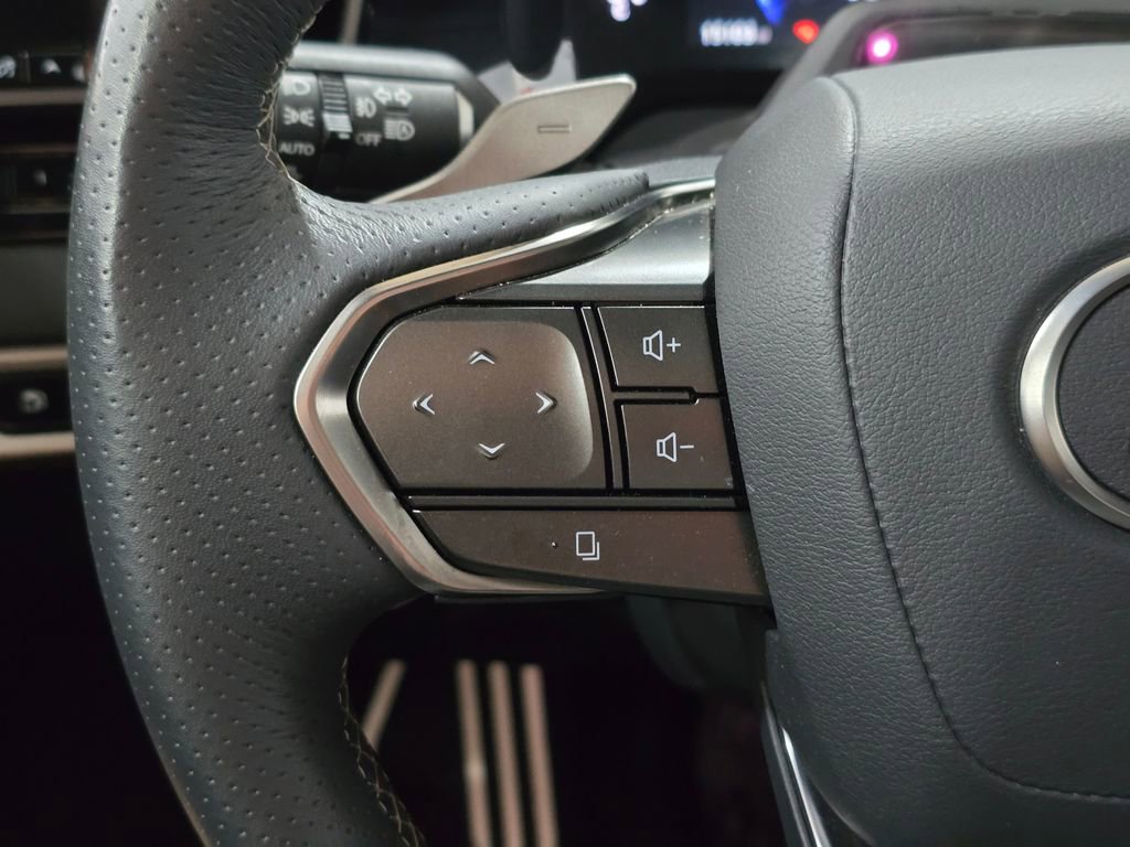 Used 2023 Lexus RX 500h F Sport w/ Accessory Package (Z1) image 18