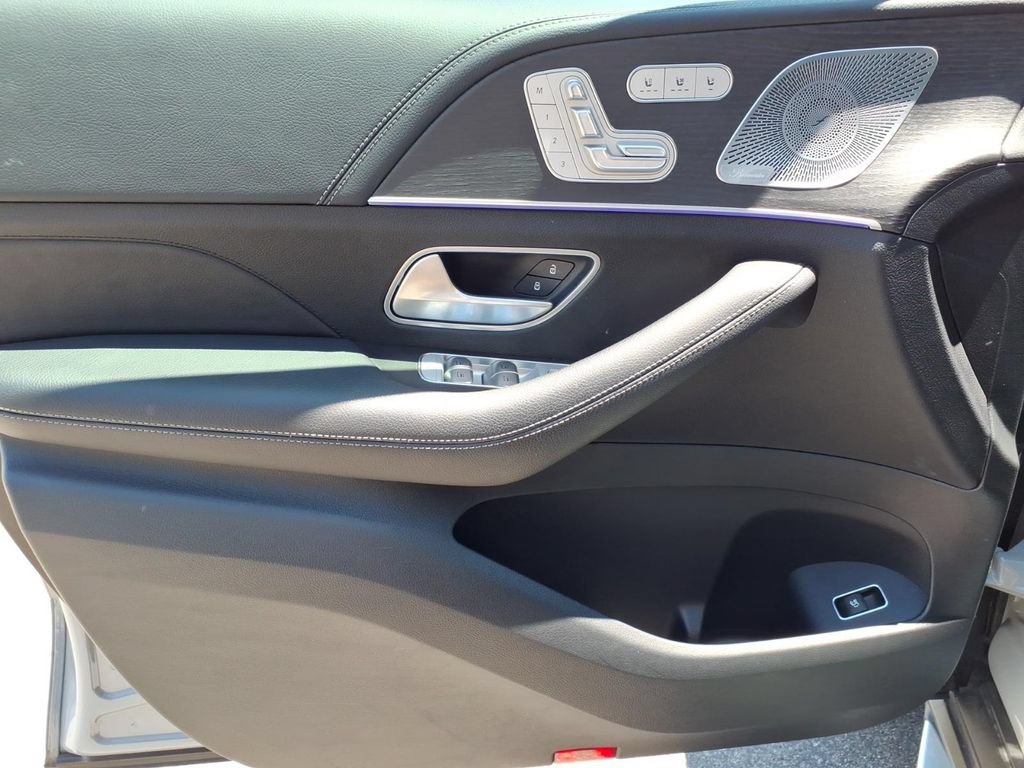 Certified 2024 Mercedes-Benz GLS 580 4MATIC image 11