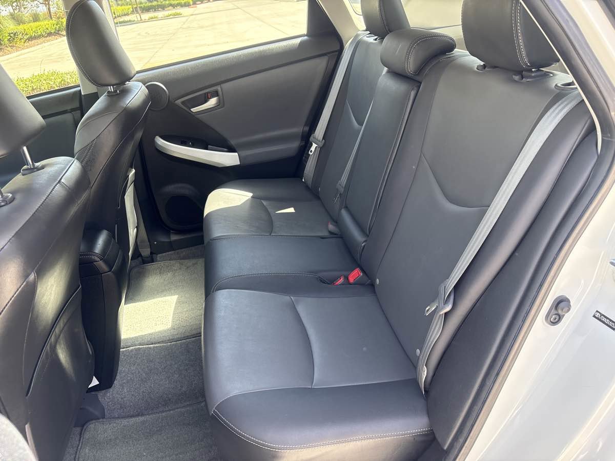 Used 2012 Toyota Prius Four w/ Deluxe Solar Roof Pkg FWD image 12