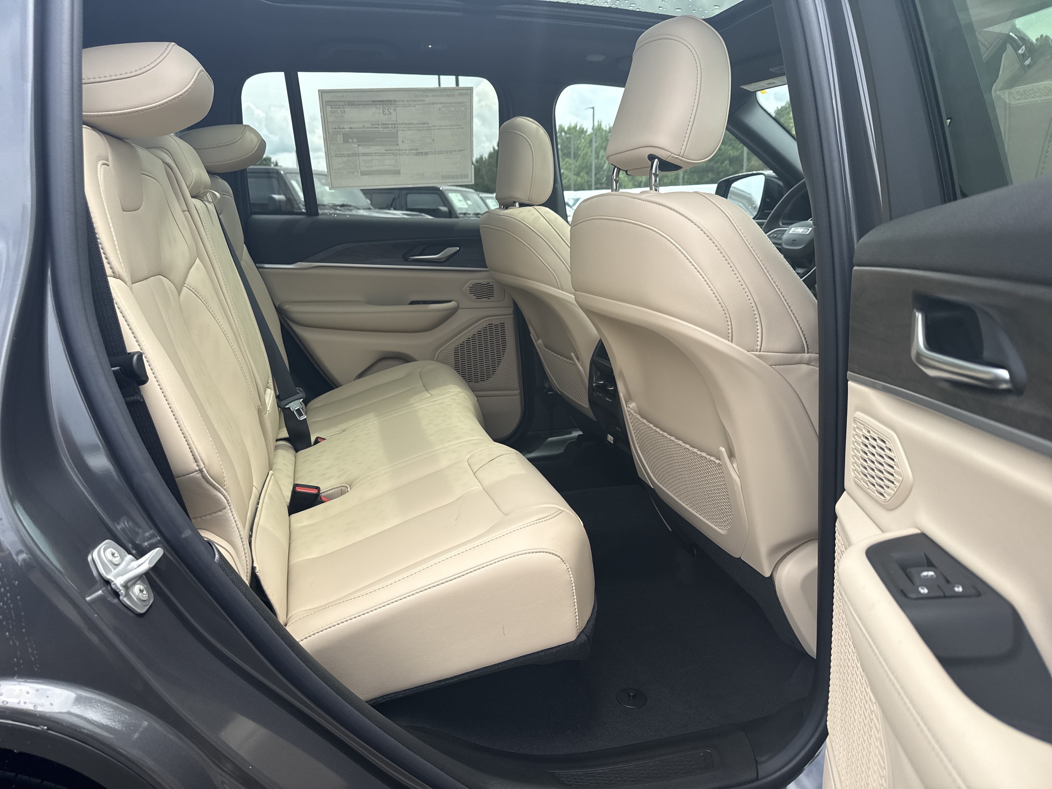 New 2026 Jeep Grand Cherokee Limited RWD image 16
