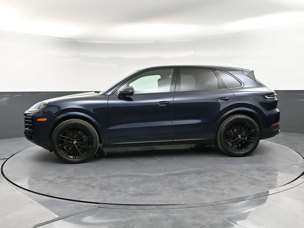 Certified 2025 Porsche Cayenne image 2