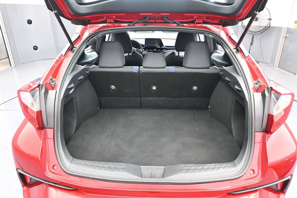 Used 2021 Toyota C-HR XLE FWD image 40