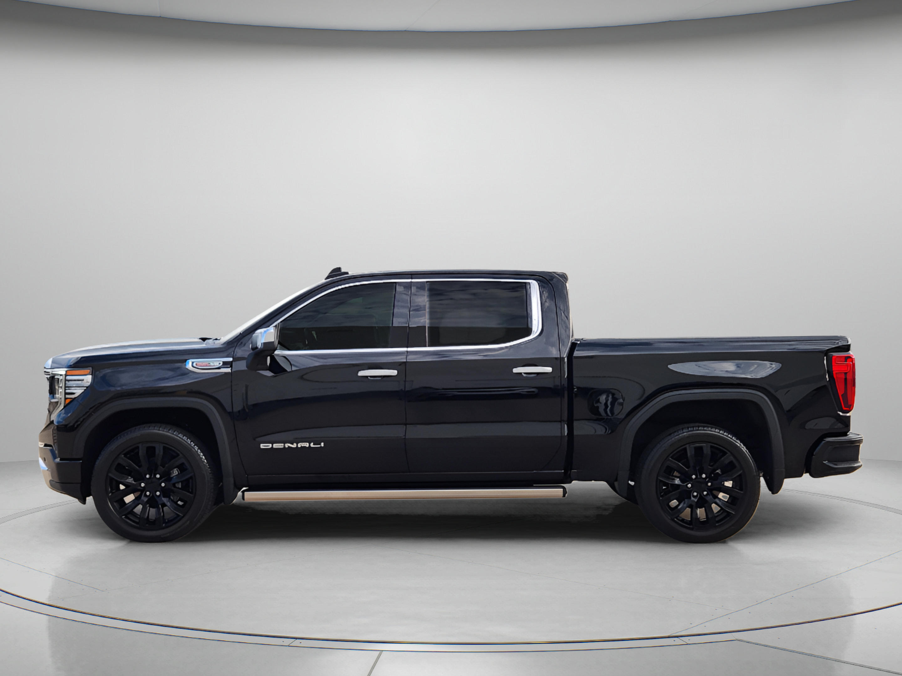 Used 2026 GMC Sierra 1500 Denali w/ Denali Reserve Package AWD/4WD image 2