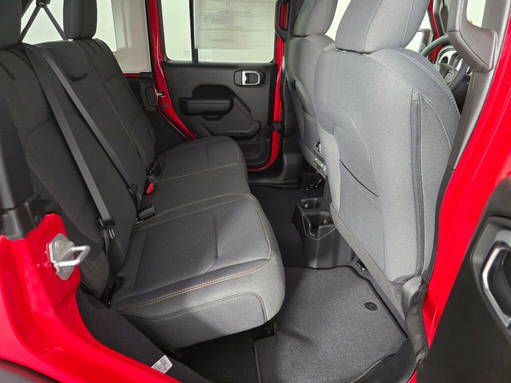 Used 2025 Jeep Wrangler Sport S image 39