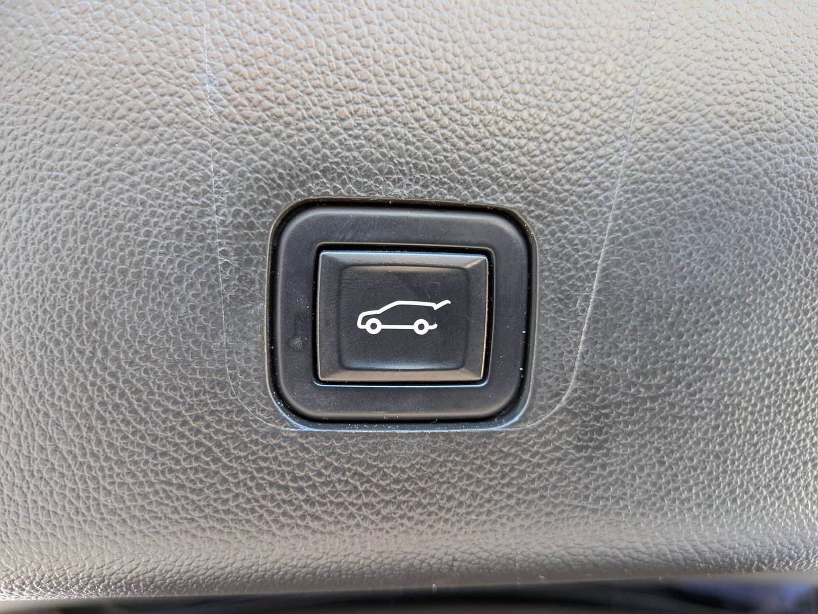 Used 2022 Chevrolet Traverse LT AWD/4WD image 33