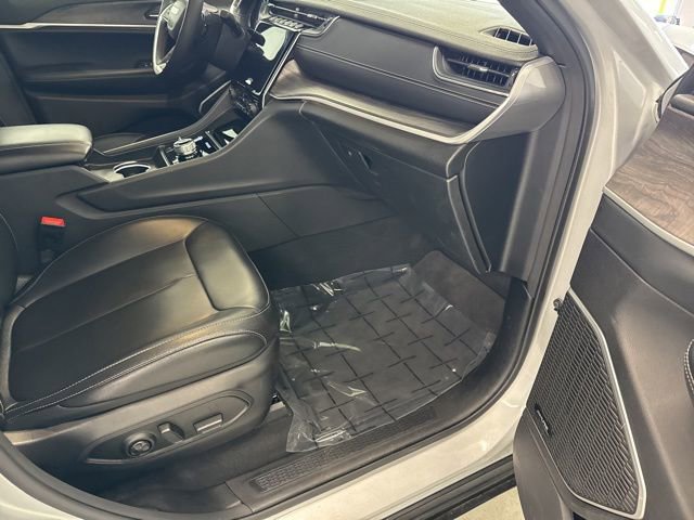 Used 2024 Jeep Grand Cherokee Limited 4xe image 25