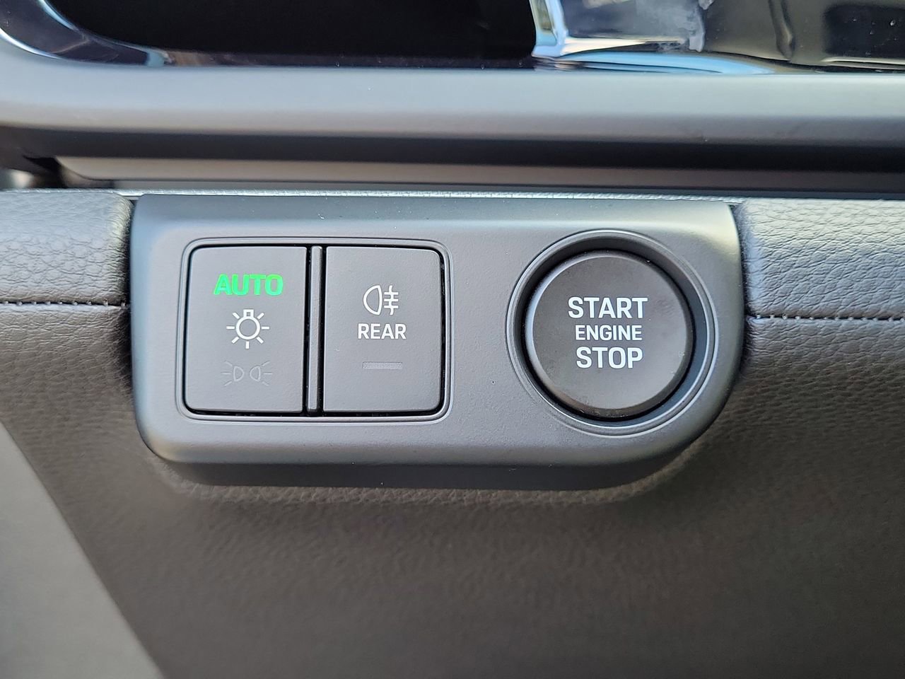 Used 2026 Porsche Panamera 4 image 28