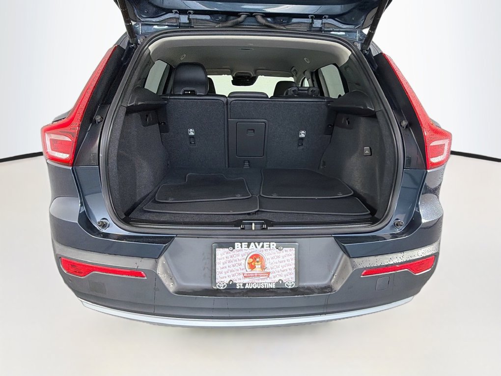 Used 2022 Volvo XC40 T5 Momentum w/ Premium Package AWD/4WD image 25