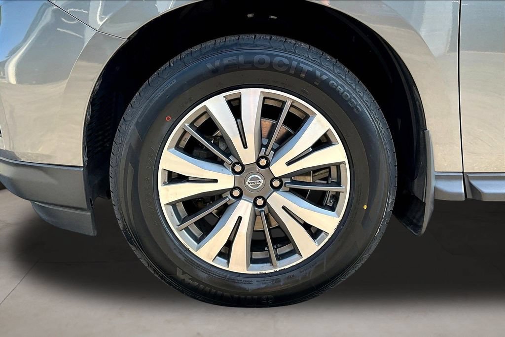 Used 2020 Nissan Pathfinder S AWD/4WD image 34