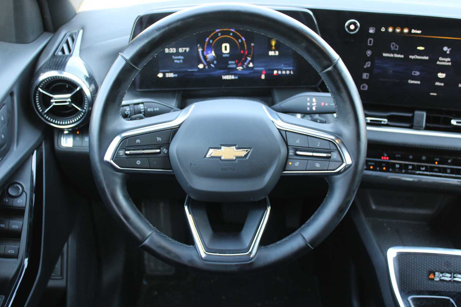 Used 2025 Chevrolet Equinox LT w/ Convenience Package II FWD image 9