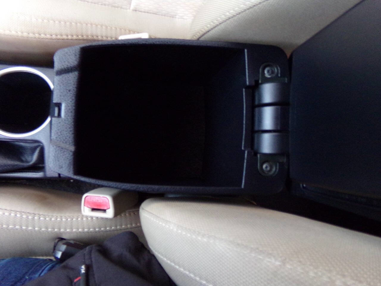 Used 2015 Toyota Corolla LE FWD image 26