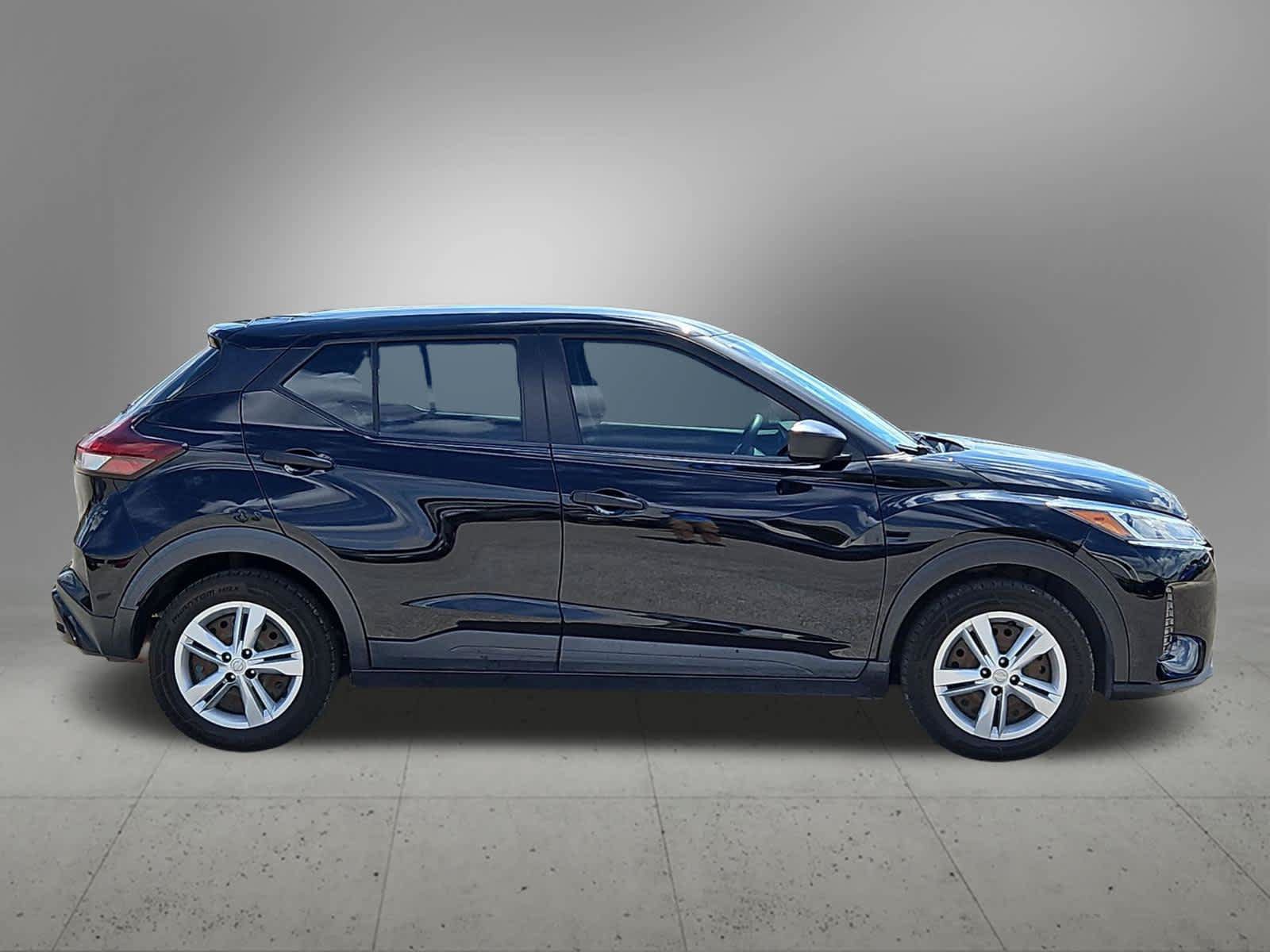 Used 2022 Nissan Kicks S FWD image 15