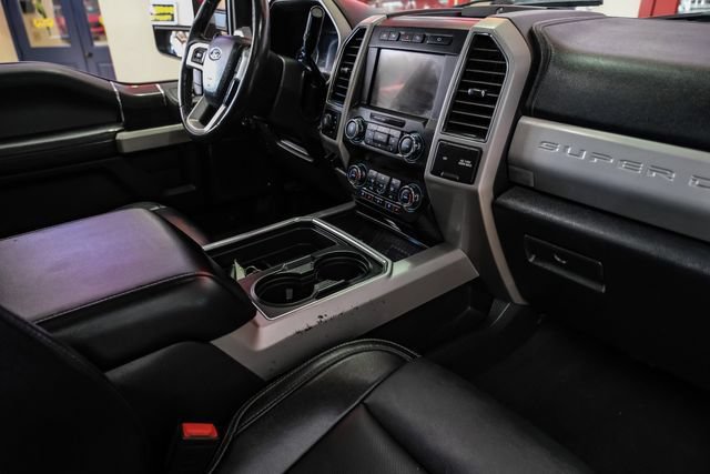 Used 2021 Ford F250 Lariat w/ Lariat Ultimate Package AWD/4WD image 25