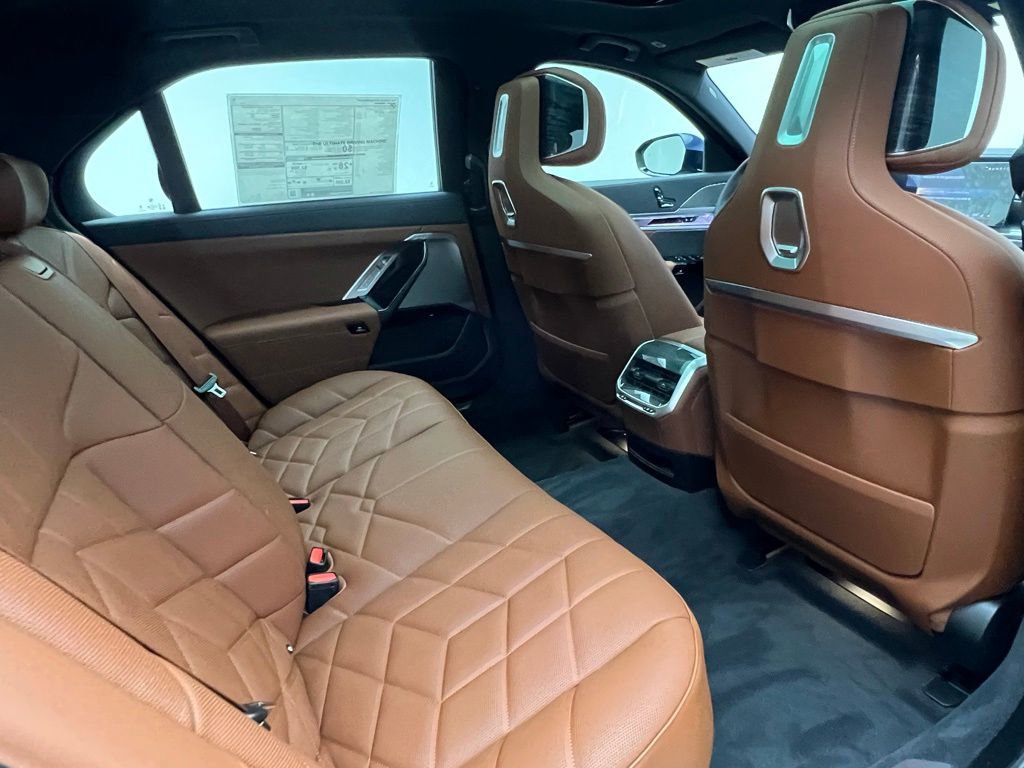 New 2026 BMW 740i w/ Executive Package image 8