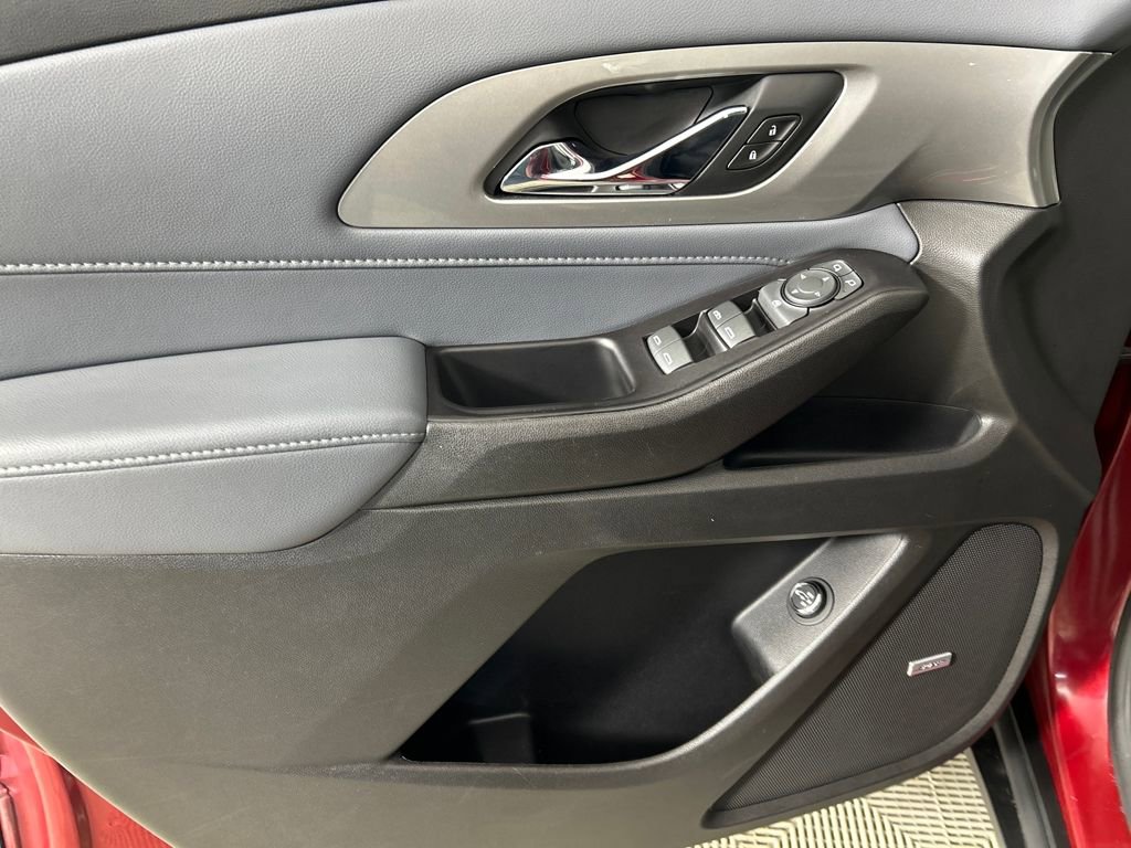 Used 2020 Chevrolet Traverse LT w/ LT Premium Package image 11