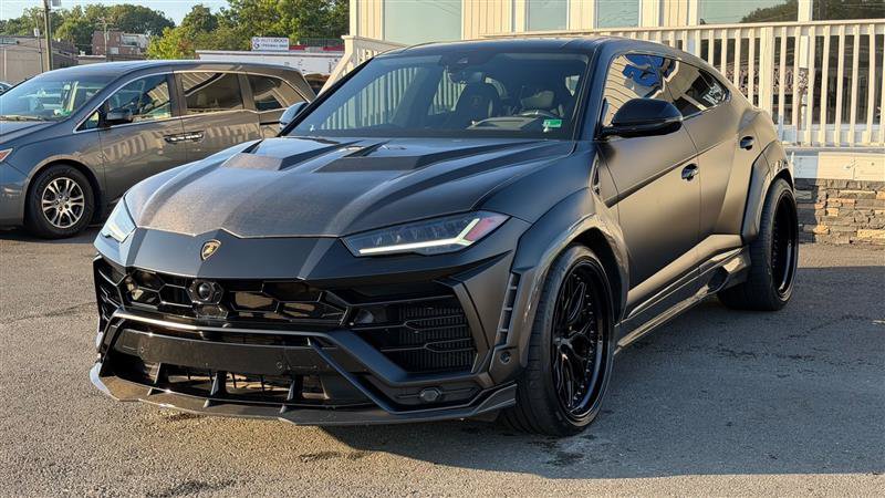 Used 2021 Lamborghini Urus AWD/4WD image 3