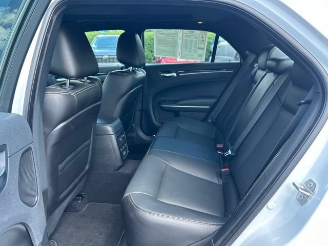 Used 2022 Chrysler 300 S w/ Comfort Group RWD image 15