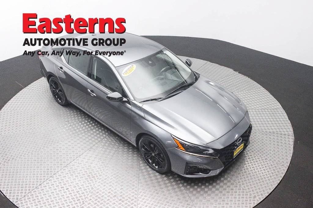 Used 2023 Nissan Altima 2.5 SR FWD image 3
