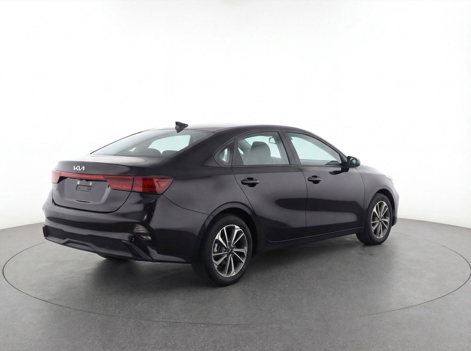 Used 2023 Kia Forte LXS image 9