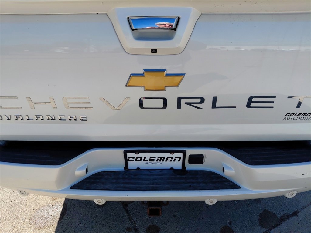 Used 2012 Chevrolet Avalanche LTZ image 24