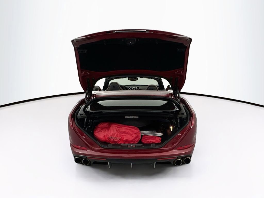 Used 2016 Ferrari California T image 26