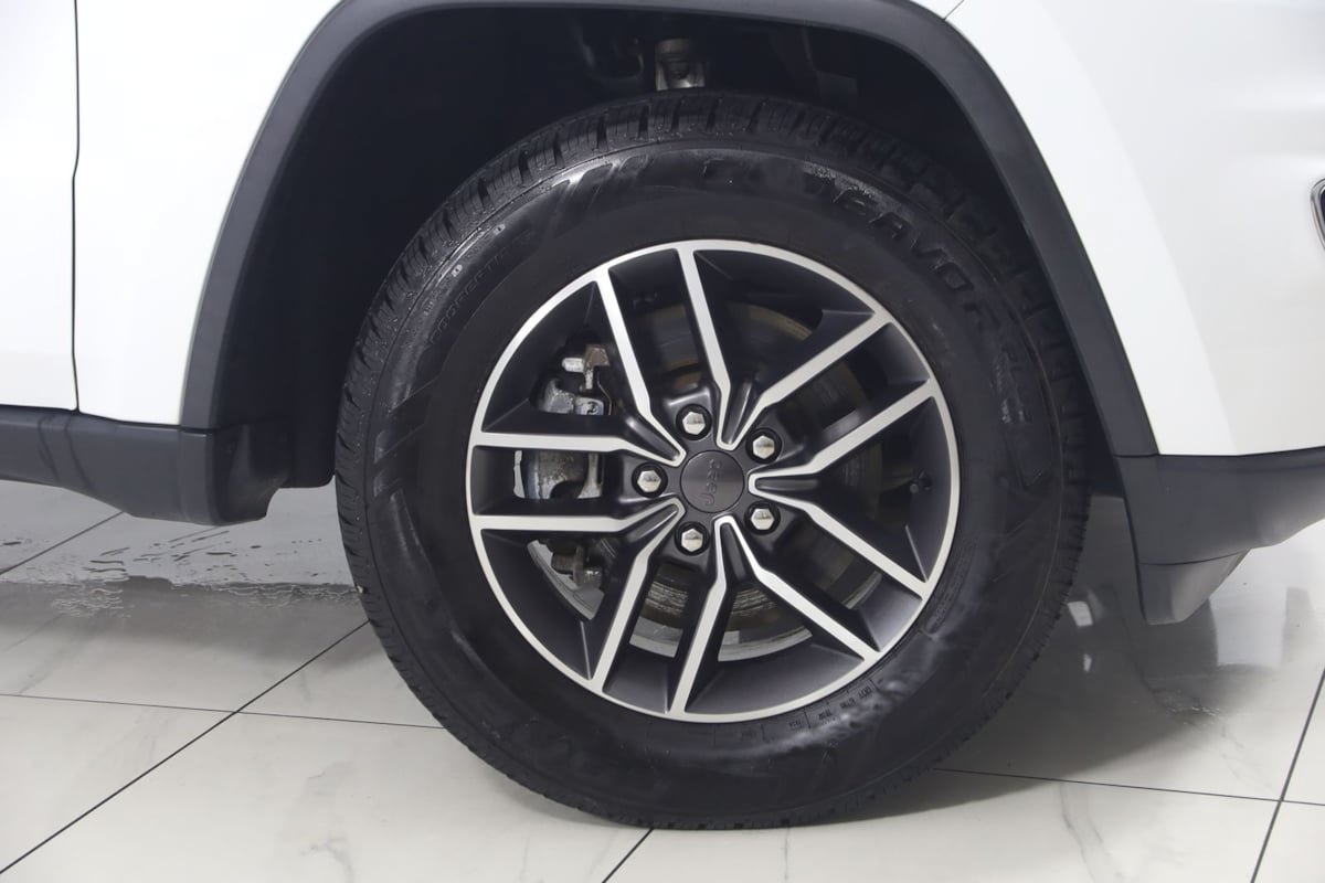 Used 2021 Jeep Grand Cherokee Limited AWD/4WD image 16