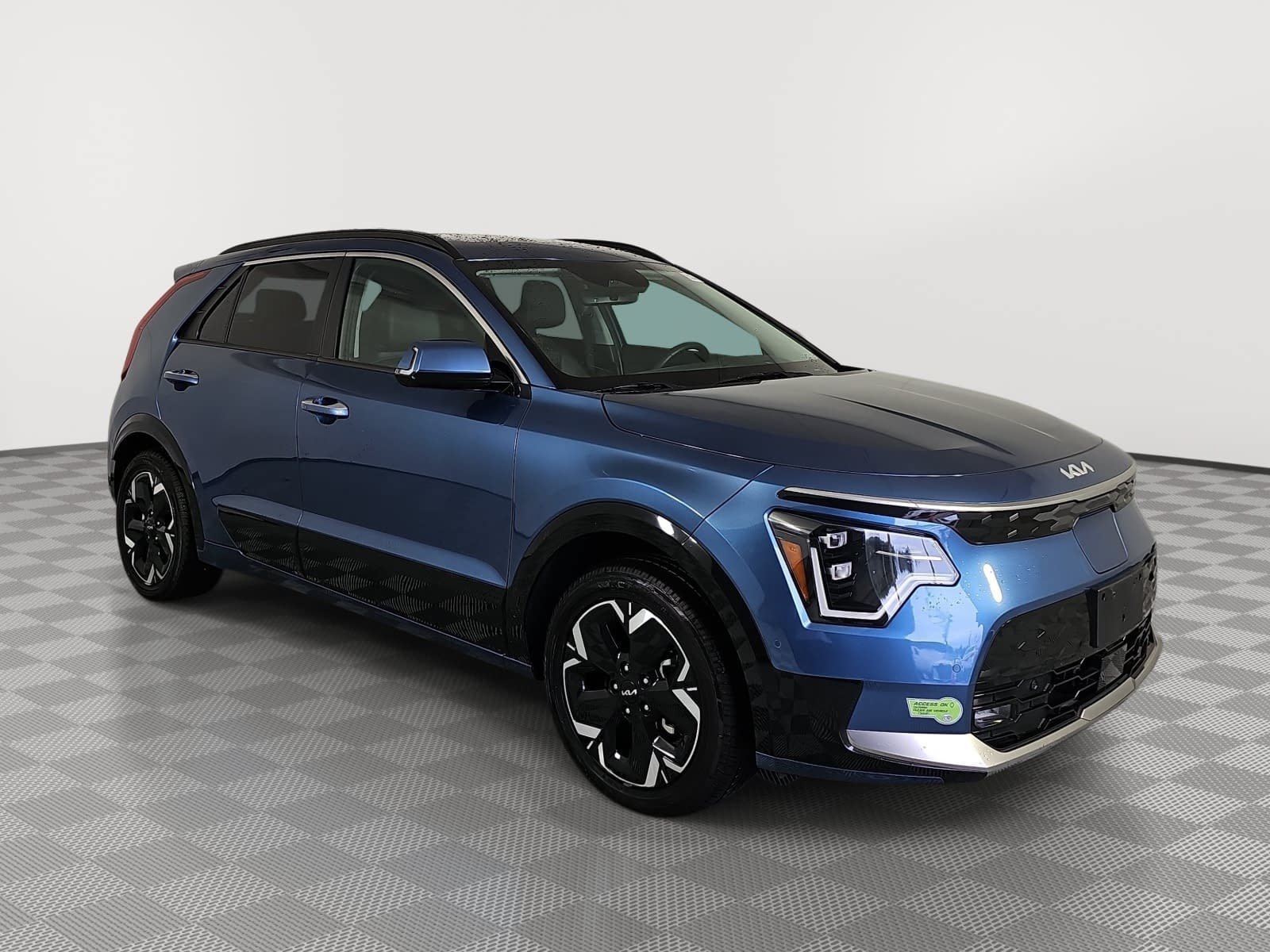 Used 2023 Kia Niro Wave FWD image 2