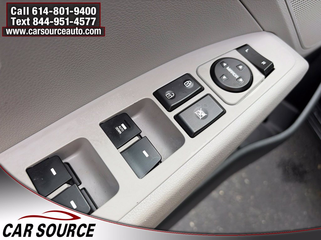 Used 2019 Hyundai Elantra SE FWD image 12