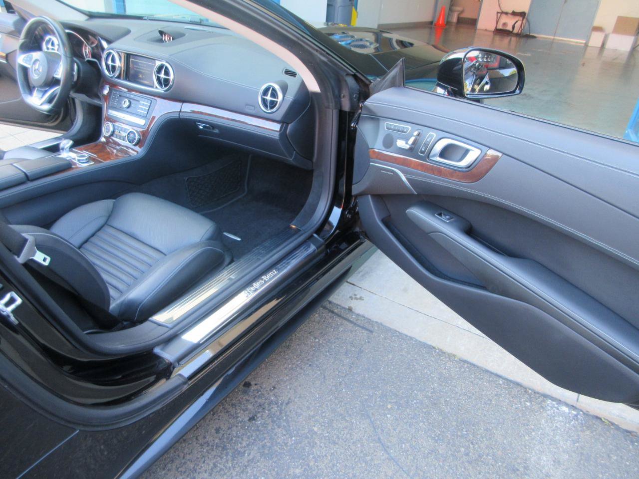 Used 2017 Mercedes-Benz SL 550 image 25