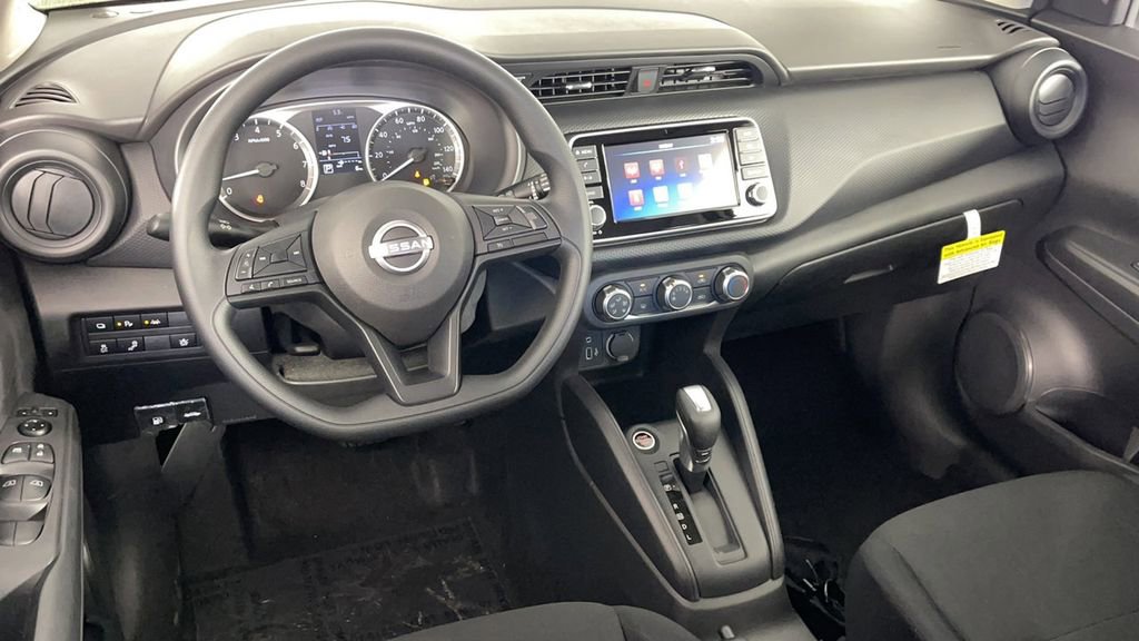 New 2025 Nissan Kicks Play S image 15