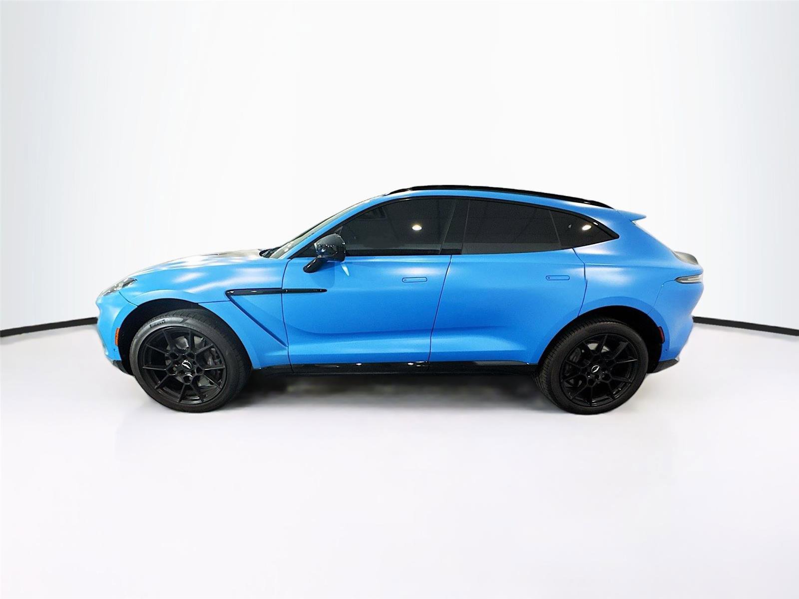 Used 2021 Aston Martin DBX image 28