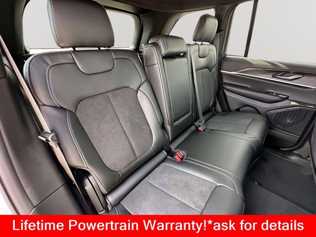 New 2026 Jeep Grand Cherokee Altitude AWD/4WD image 24