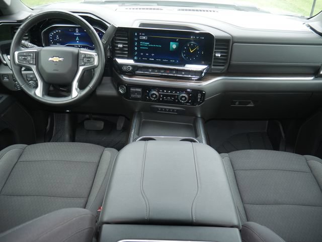 Used 2025 Chevrolet Silverado 3500 LT AWD/4WD image 7