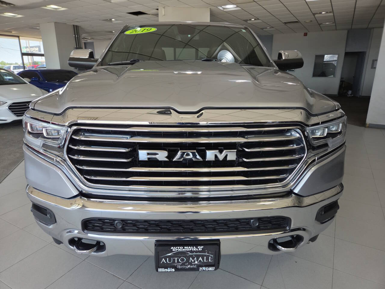 Used 2019 RAM 1500 Limited AWD/4WD image 2