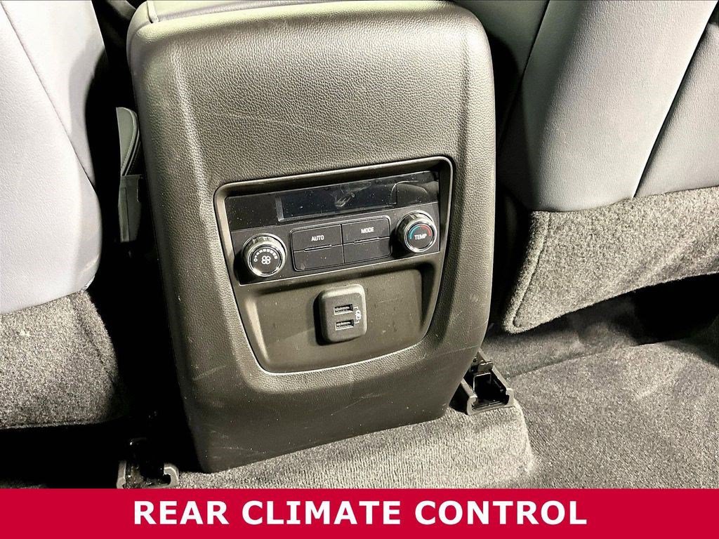 Used 2023 Buick Enclave Essence FWD image 10