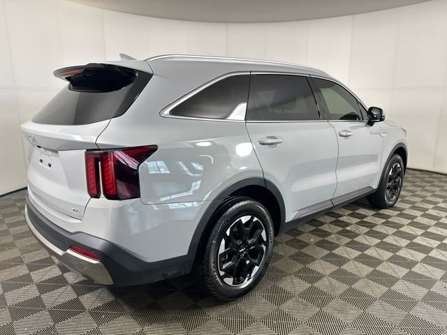 Used 2024 Kia Sorento S w/ Panoramic Sunroof Package image 3