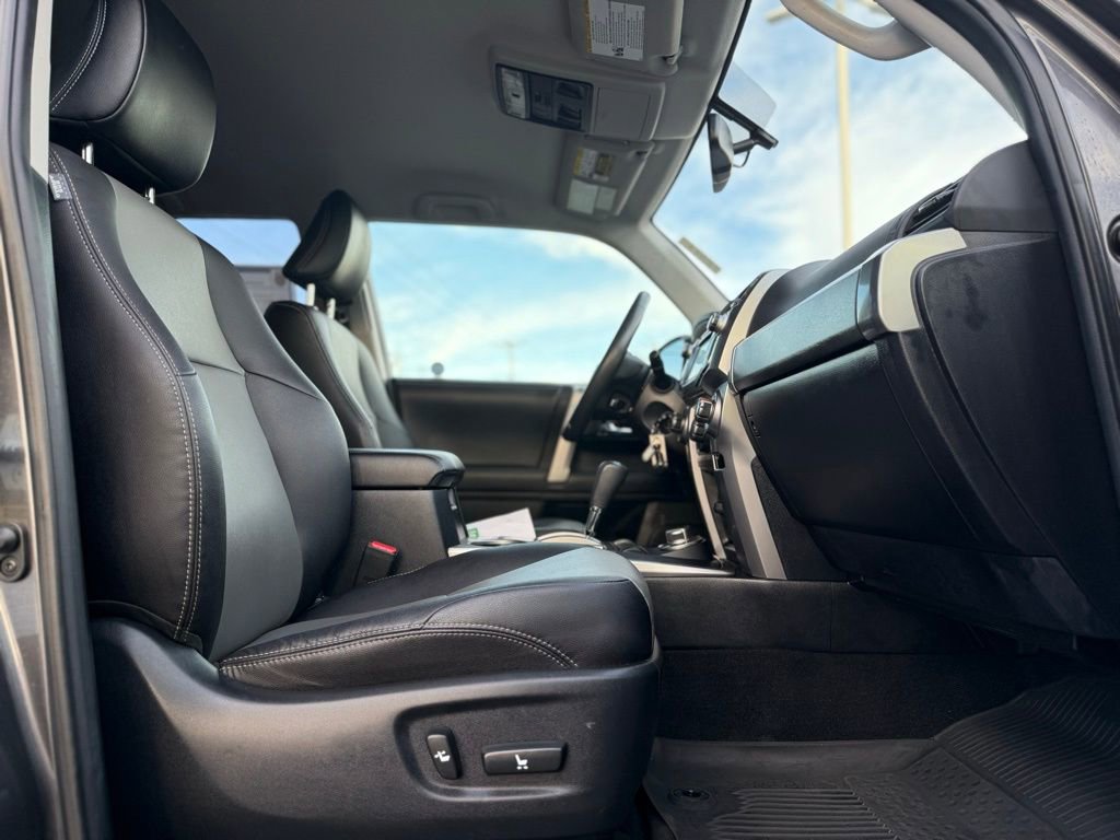 Used 2017 Toyota 4Runner SR5 Premium image 20