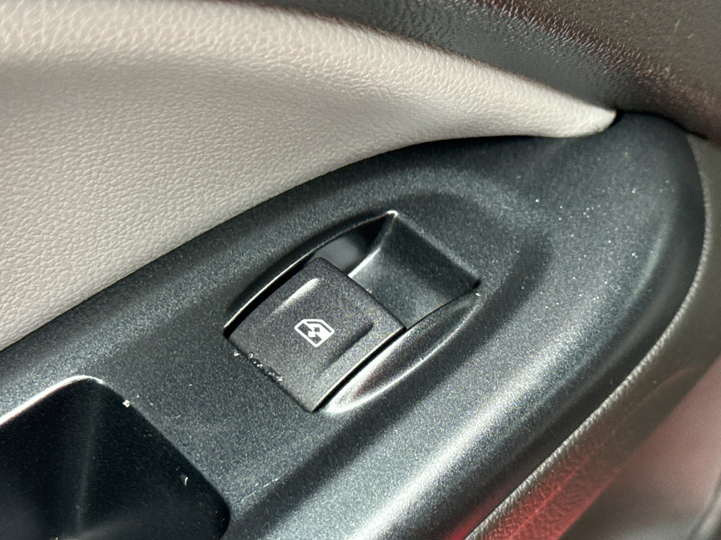 Used 2015 Chevrolet Colorado LT w/ Luxury Package image 30