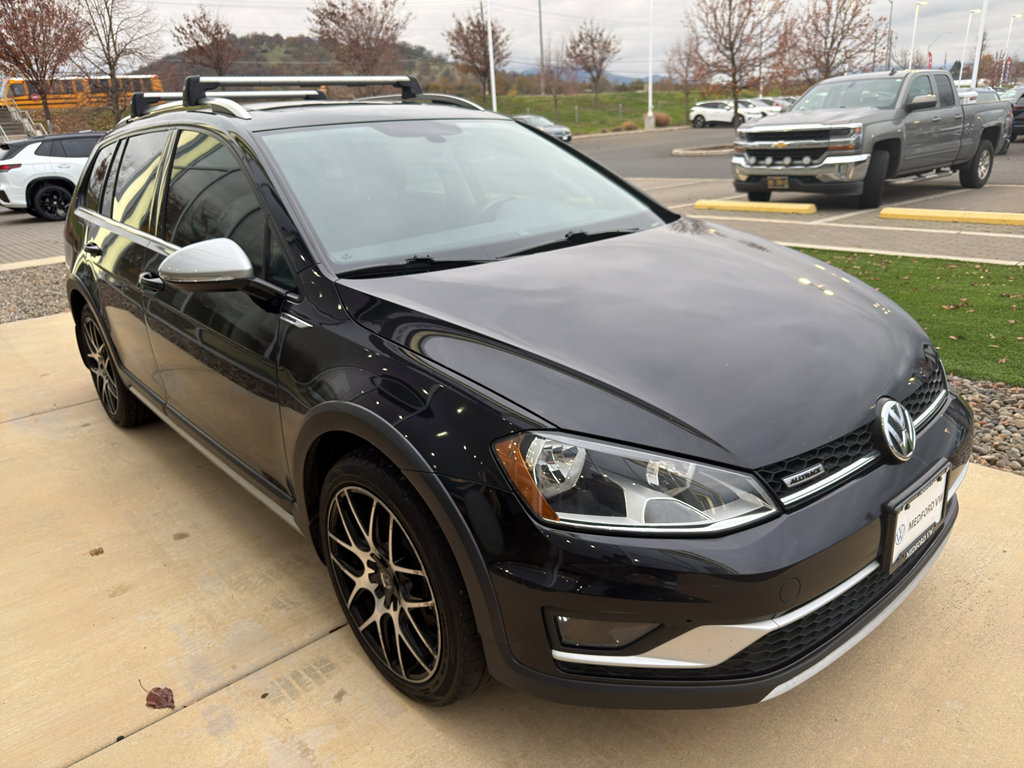 Used 2017 Volkswagen Golf Alltrack SEL image 4