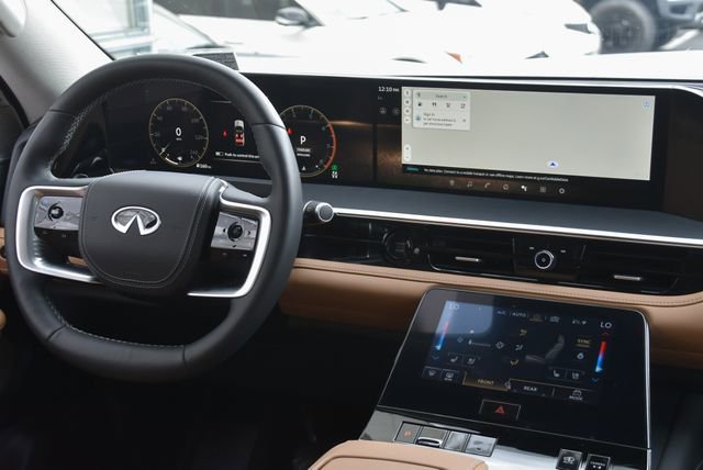 Used 2025 INFINITI QX80 Sensory AWD/4WD image 2