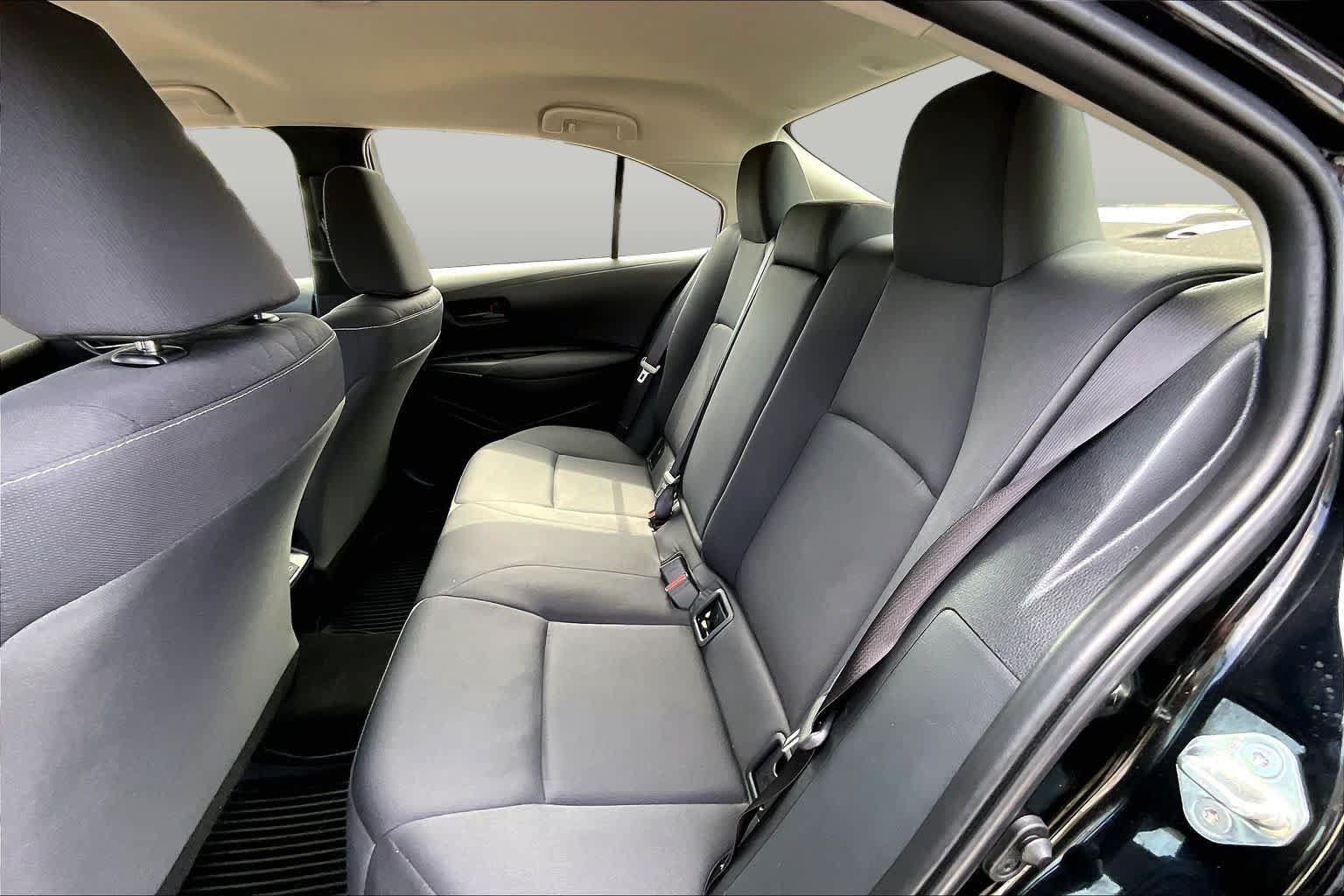 Used 2024 Toyota Corolla LE FWD image 37