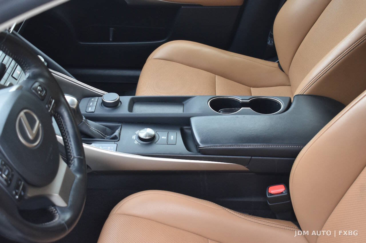 Used 2018 Lexus IS 300 AWD w/ Comfort Package image 30