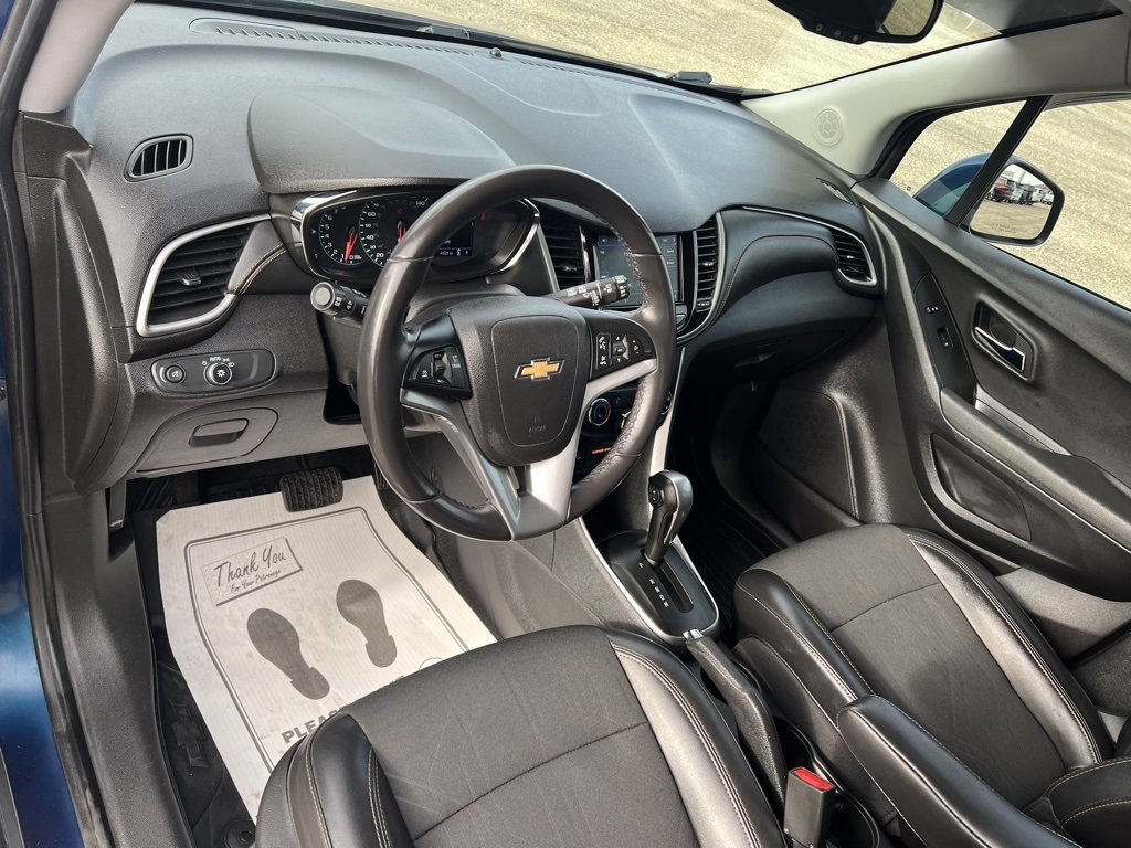 Used 2020 Chevrolet Trax LT w/ LT Convenience Package image 19